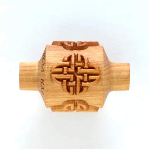 MKM RM-004 Medium Handle Roller – Celtic Knot